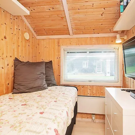 Дом отдыха 5 Person In *